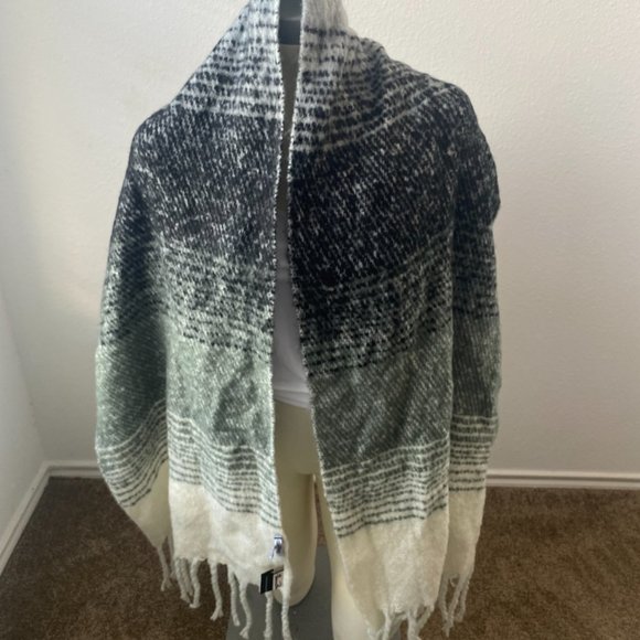 Florence Broadhurst Unisex Green Wide Rectangle Scarf - Picture 2 of 5